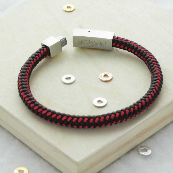 Bracelet gravé pour homme en acier et carbone