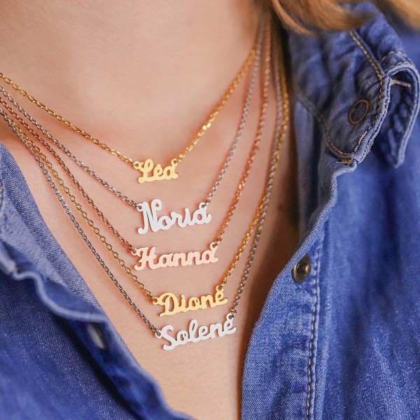 Collier Prénom Découpé Lettre Cursive en Plaqué Or