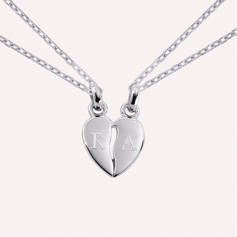 Pendentif couple à partager – Bijou cœur gravé avec initiales