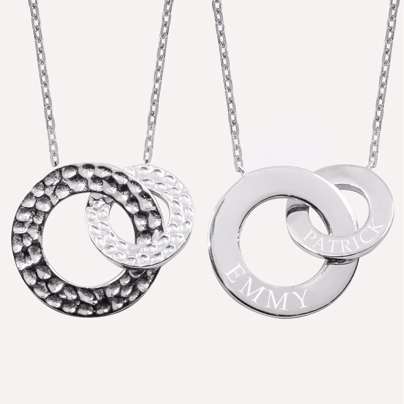 Collier personnalisé femme double anneaux martelés entrelacés – Bijou gravé avec message secret