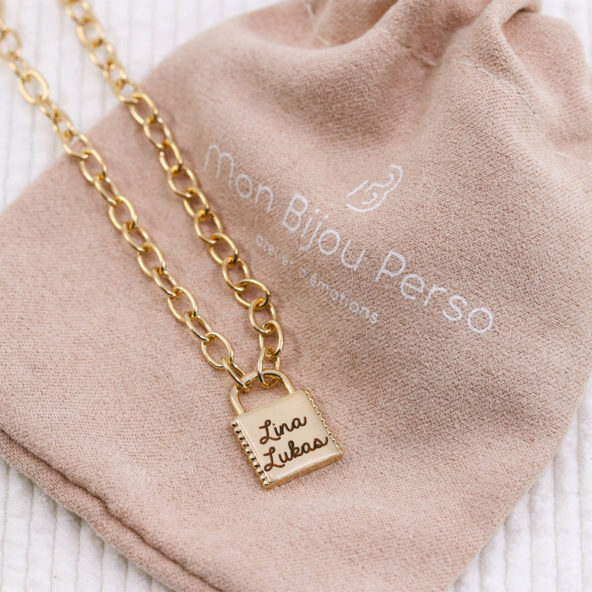 collier cadenas fiche art.jpg