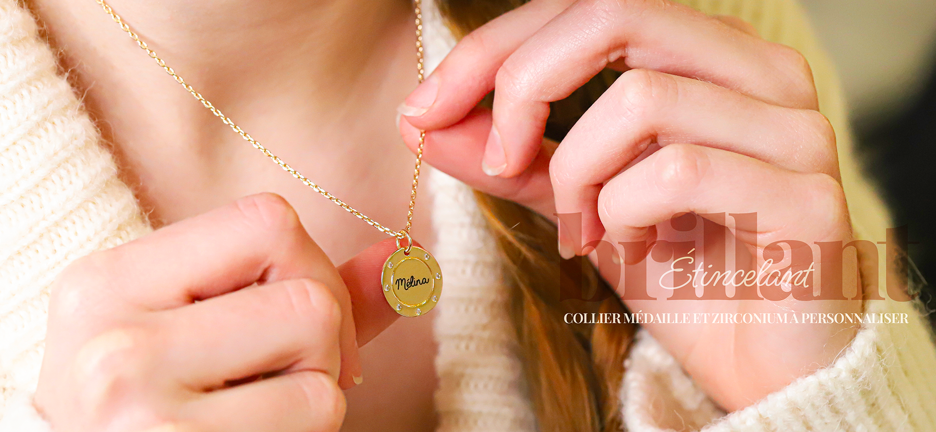 Collier Médaille Zirconium